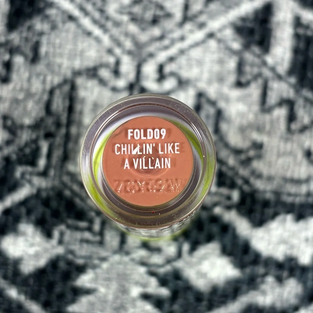 NYX Fat Oil‎ in Chillin’ Like a Villain New and Manufacturer Sealed